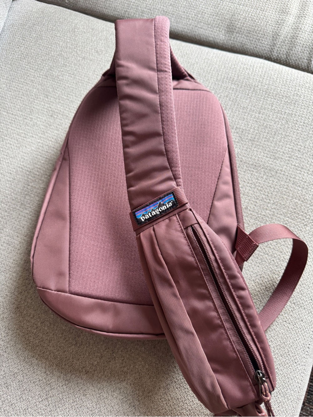 Patagonia Sling Pack - Picture 2 of 3